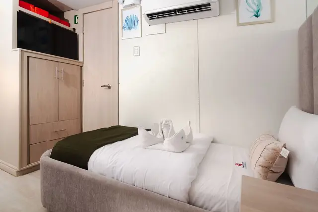 03fc3ab3-67ea-42b3-96ac-042430894bed-humboldt-explorer-lower-deck-cabin-twin-configuration-6