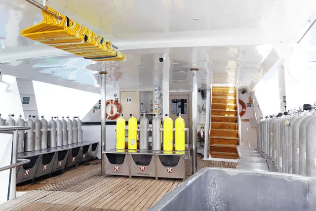 47ea1fb8-bb8a-4dac-864a-89313f5faf30-humboldt-explorer-dive-deck-2