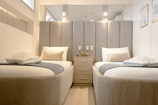 7caa1303-4651-432d-b859-0468f9540306-humboldt-explorer-lower-deck-cabin-twin-configuration-1