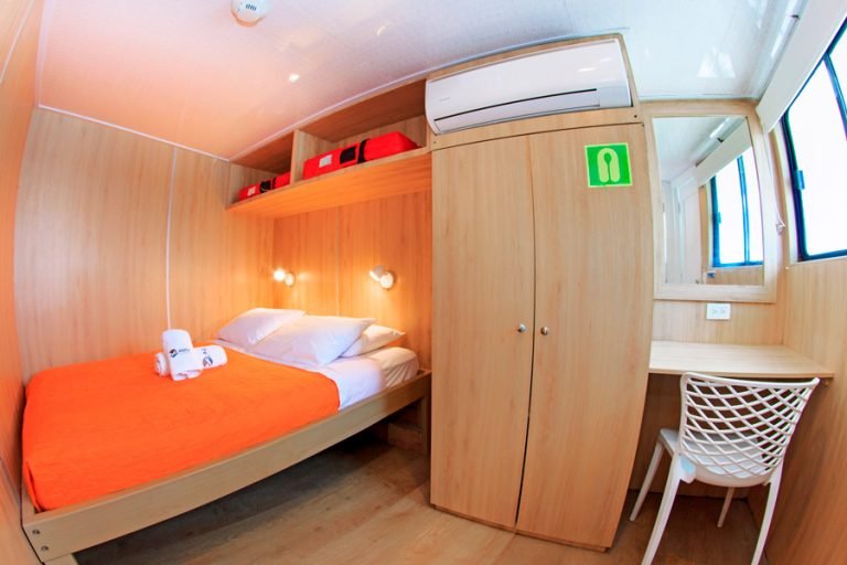 Aqua_maindeck_cabin-768x512