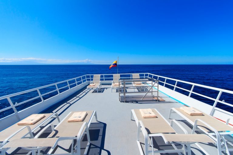 Aqua_sundeck-768x512