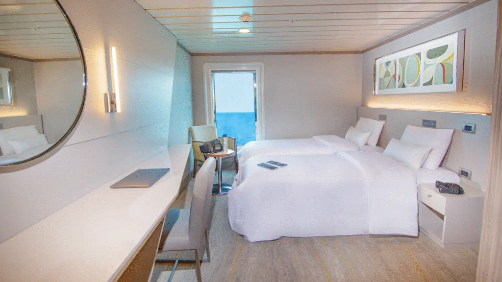 LaPinta-Luxury-twin-Cabin-beds