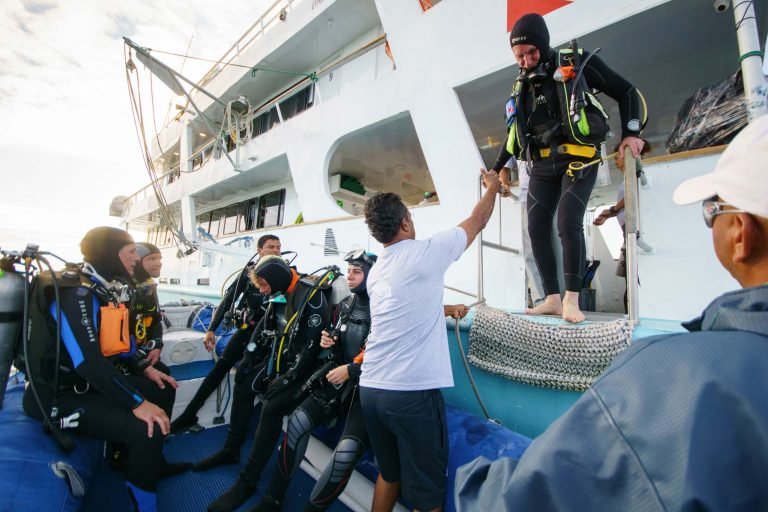 aqua-diving10-768x512