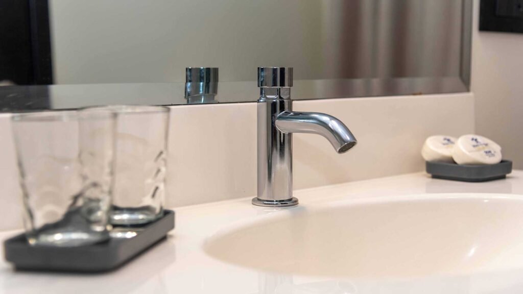 bathroom-2-bonita-yacht