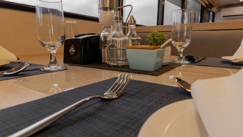 bonita-yacht-dinning-room-1-25-nov-2024