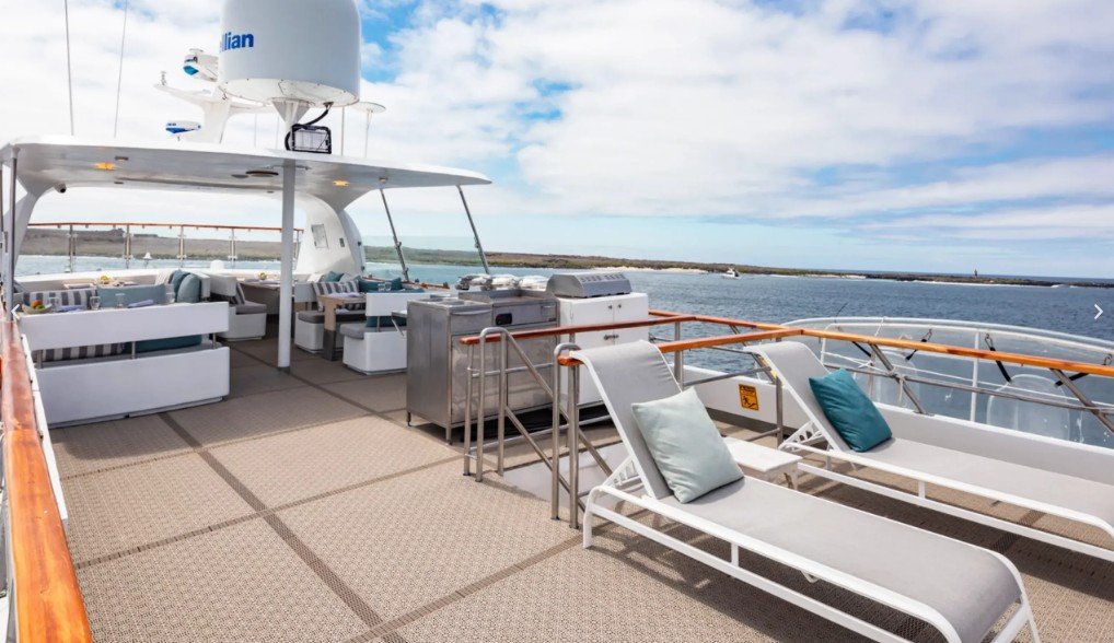 coral yachs sun deck