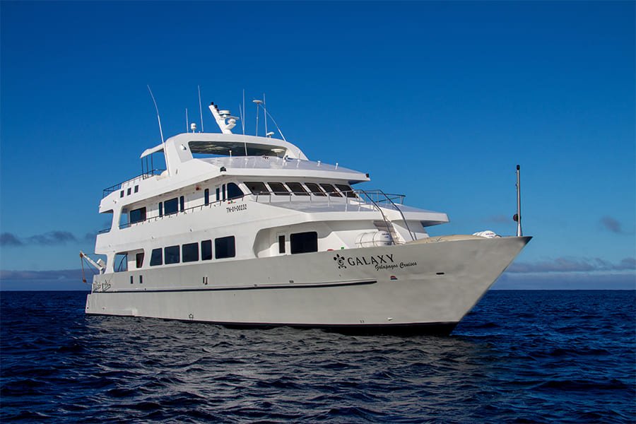 exterior1-galaxy-yacht