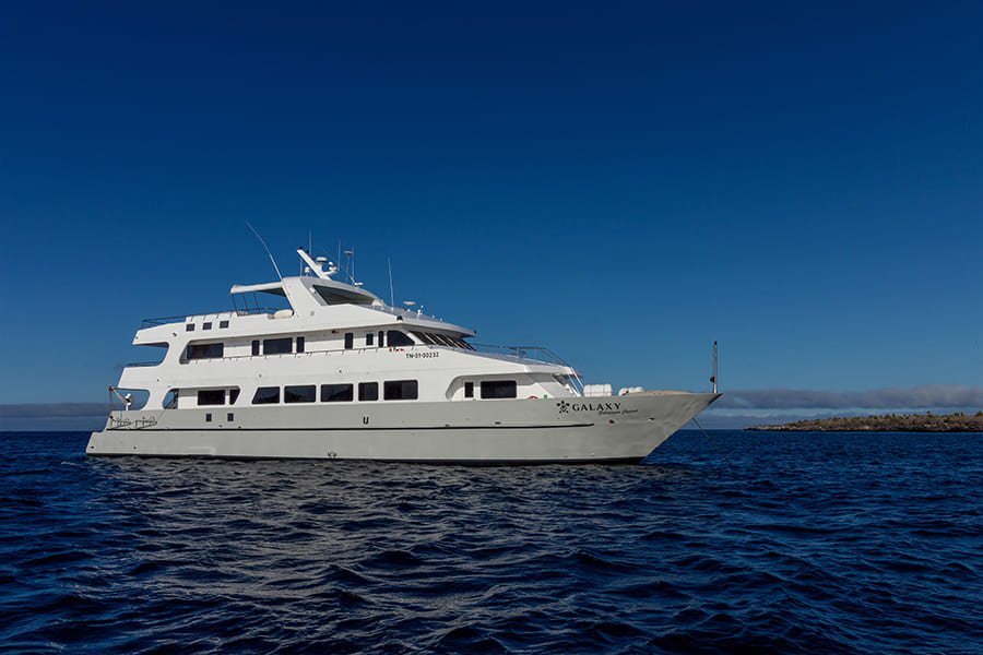 exterior4-galaxy-yacht