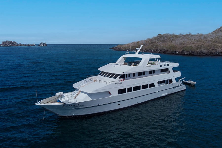 exterior7-galaxy-yacht