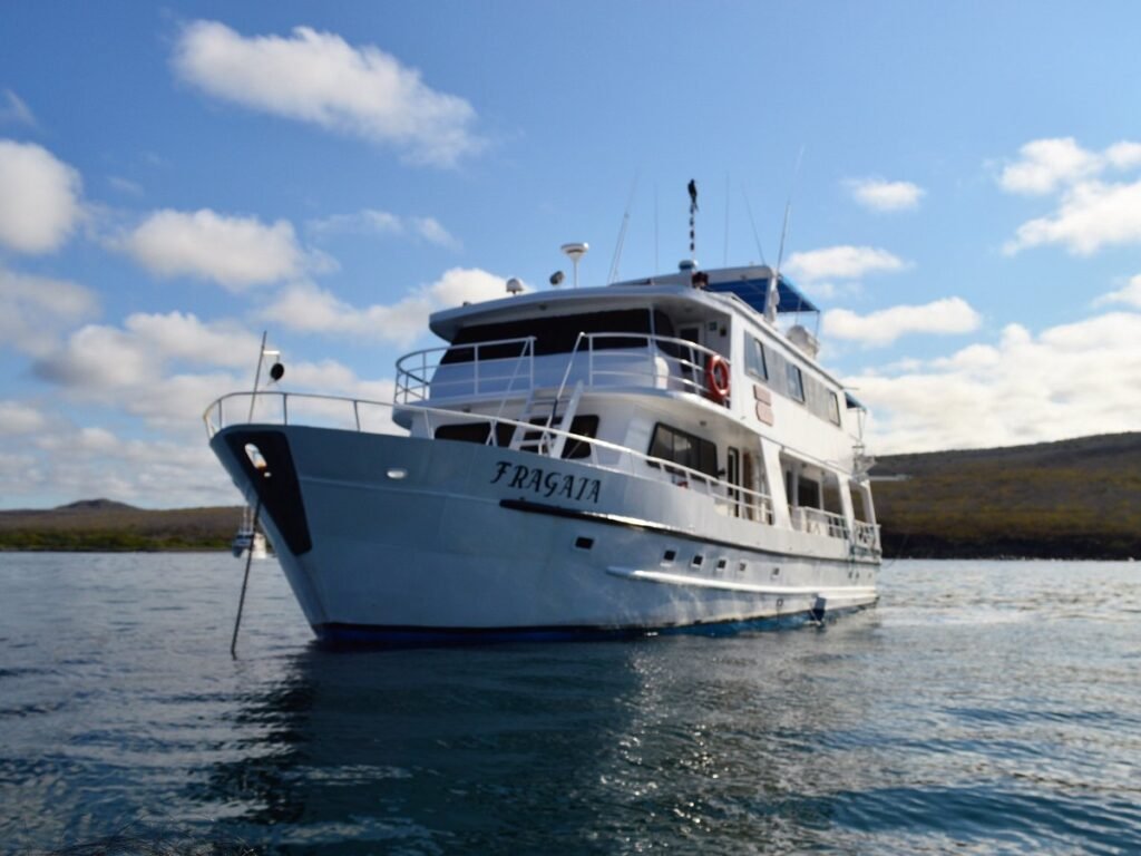 fragata-yacht-external