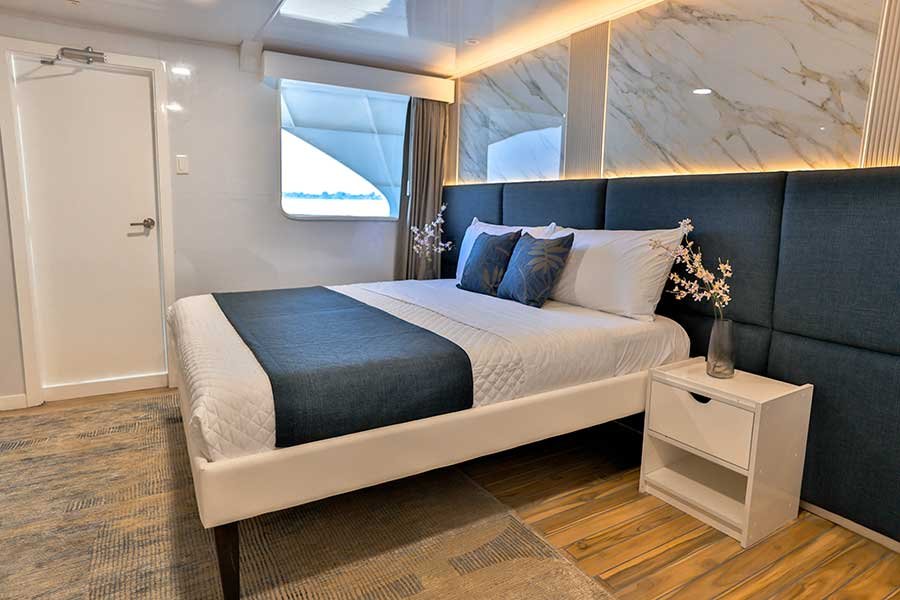 galaxy-diver-2-matrimonial-cabin-3