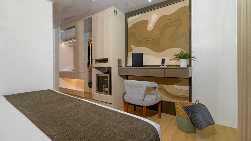 galaxy-sirius-cabin-matrimonial-3