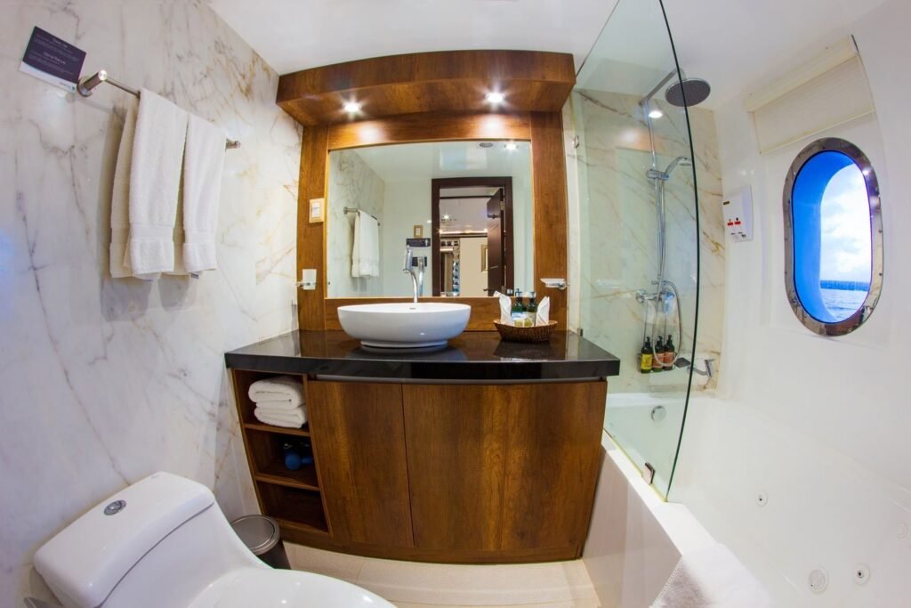 grand-majestic-bathroom2