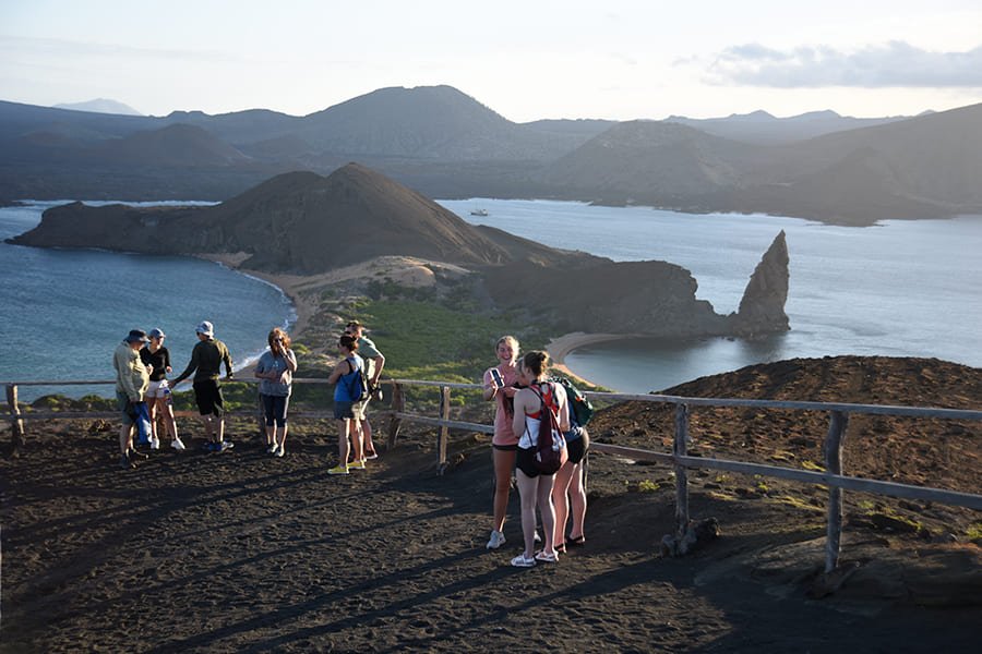 hiking1-alya-catamaran