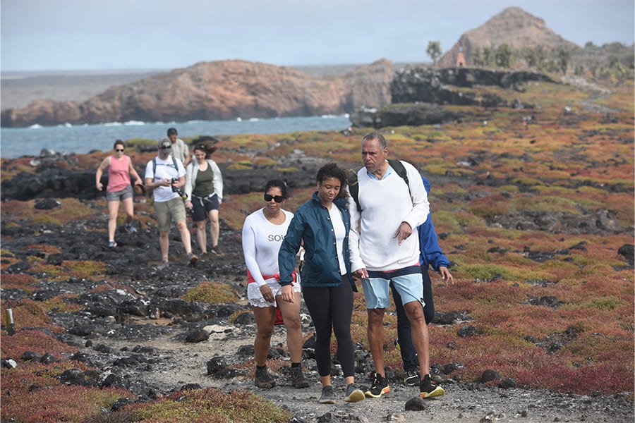 hiking1-galaxy-yacht