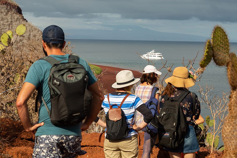 hiking8-galaxy-yacht