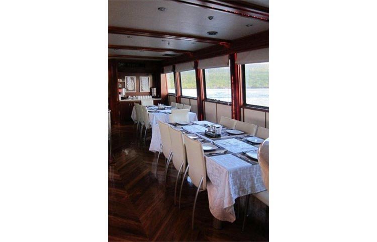 humboldt-explorer-dining