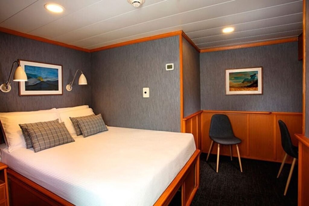 isabela-2-galapagos-cruise room2