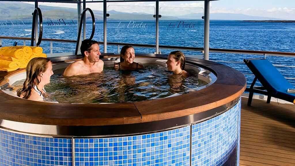 la-pinta-cruise-ship-jacuzzi