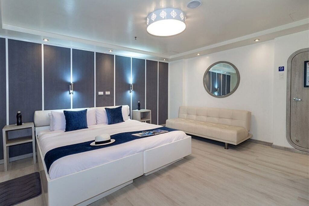 lower-deck-cabin-1-horizon