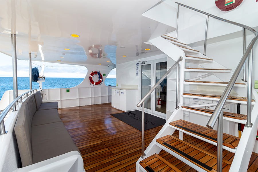 lowerdeck1-galaxy-yacht