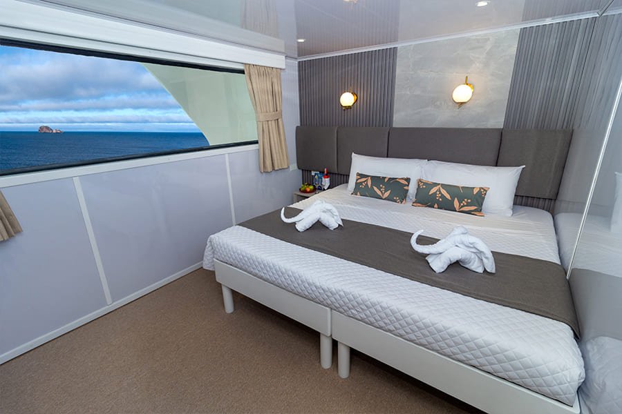 matrimonial-cabin11-galaxy-yacht