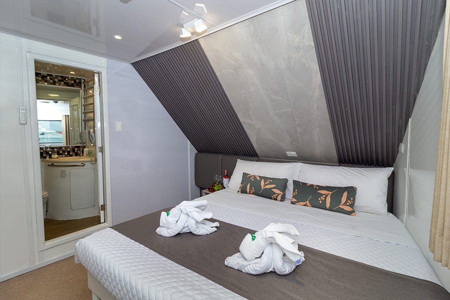 matrimonial-cabin2-galaxy-yacht