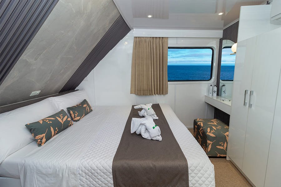 matrimonial-cabin3-galaxy-yacht