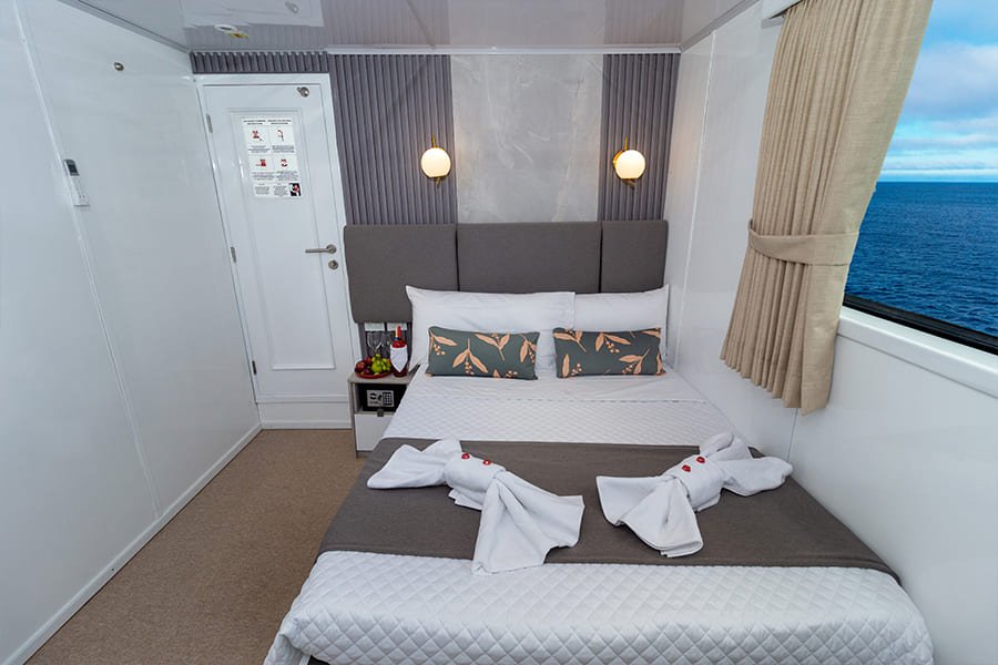 matrimonial-cabin4-galaxy-yacht