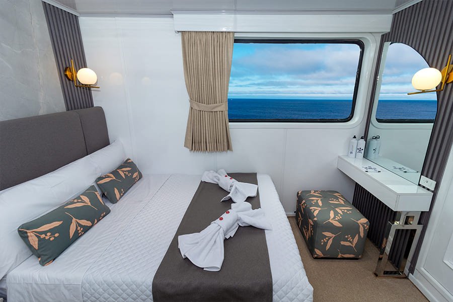 matrimonial-cabin5-galaxy-yacht