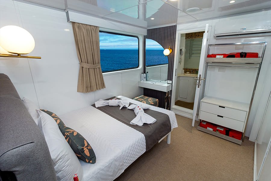 matrimonial-cabin6-galaxy-yacht