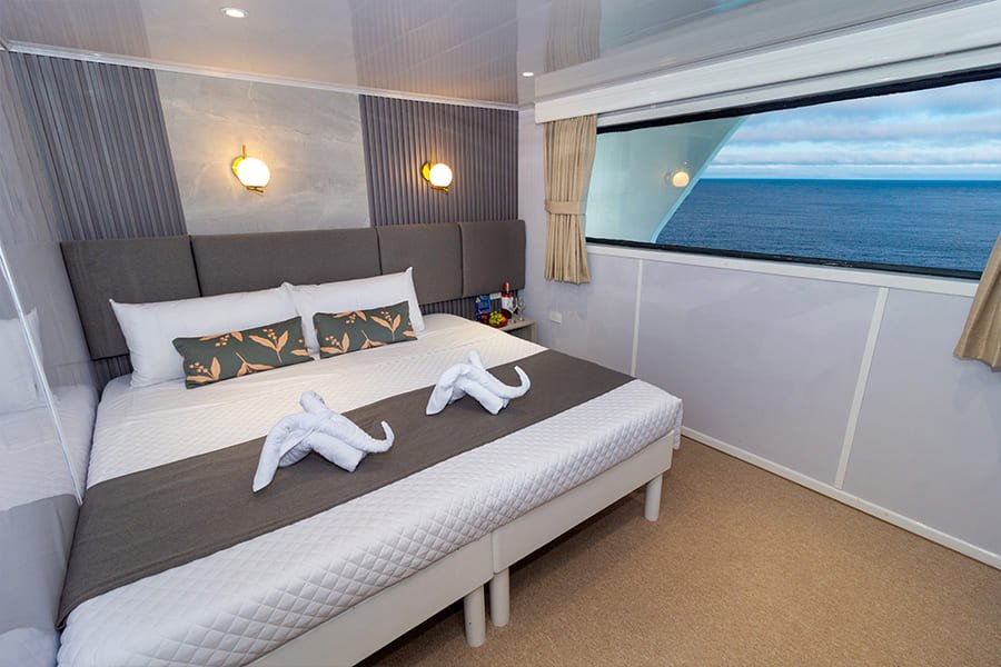 matrimonial-cabin8-galaxy-yacht