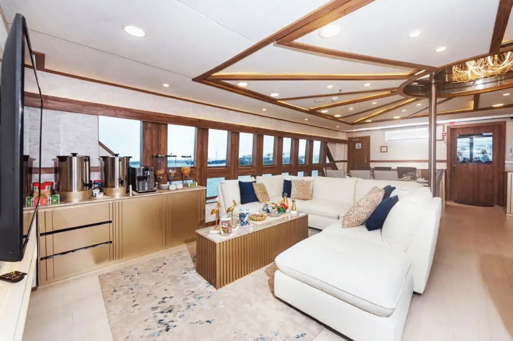 tiburon-explorer-lounge-5