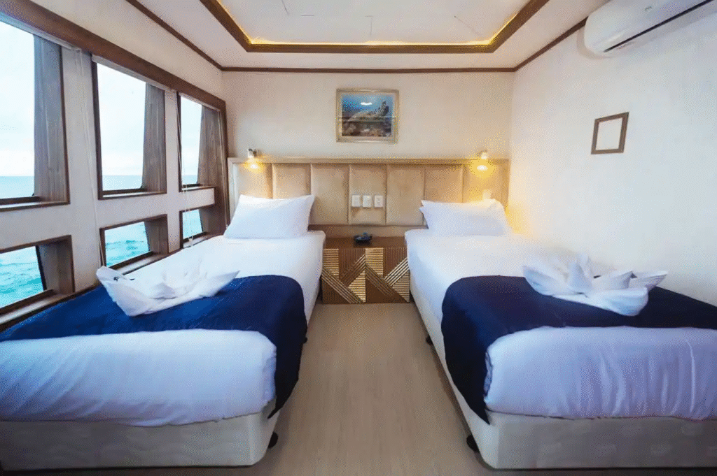 tiburon-explorer-main-deck-cabin - twin-beds-1