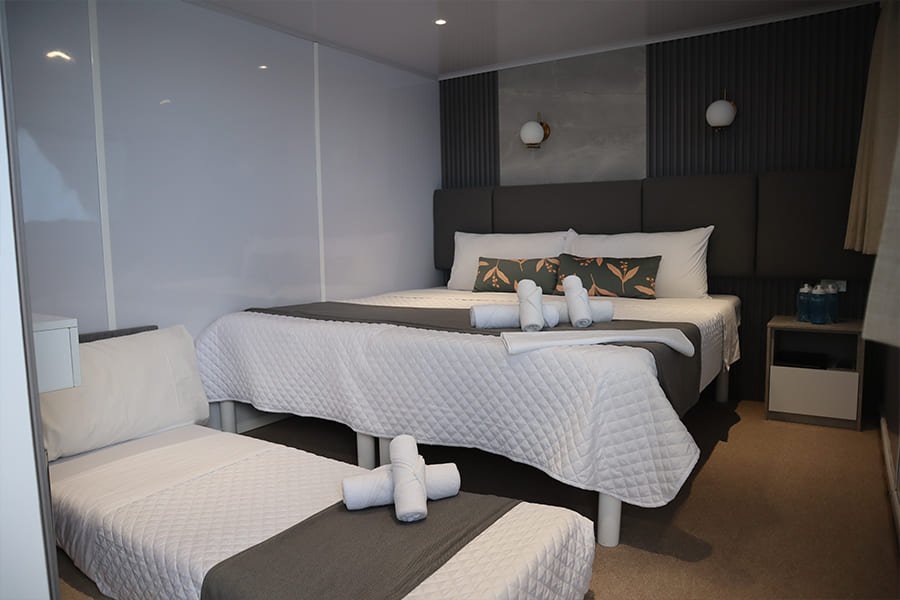 triple-cabin1-galaxy-yacht