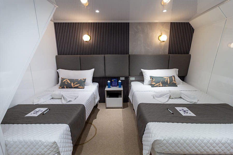 twin-cabin1-galaxy-yacht