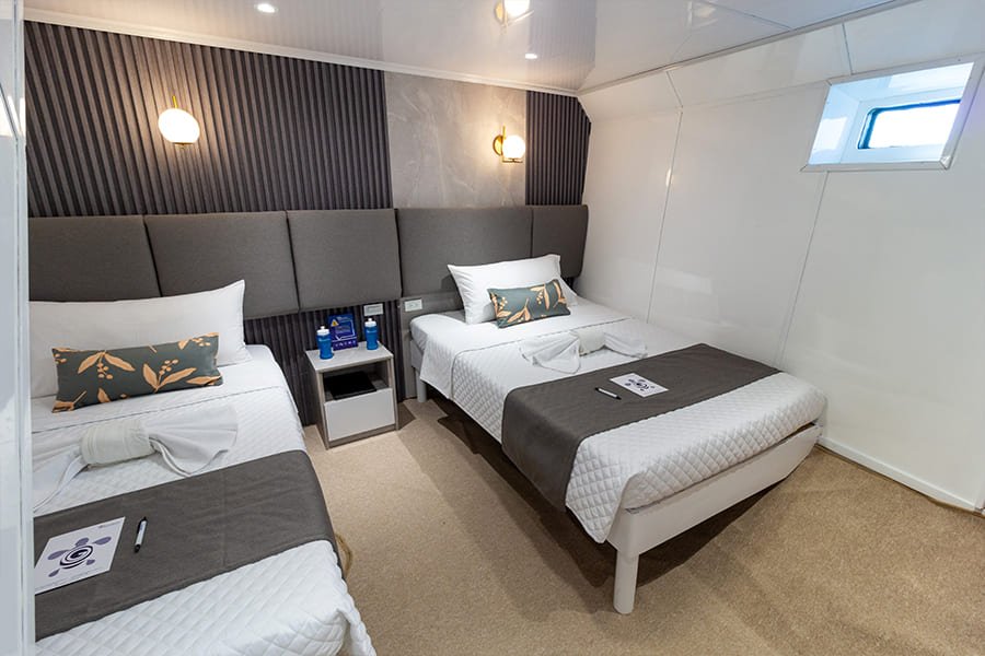 twin-cabin3-galaxy-yacht