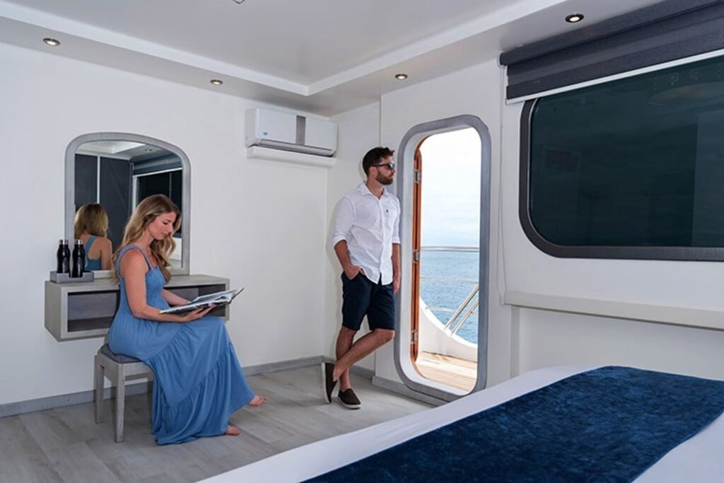 upper-deck-cabin-2-horizon